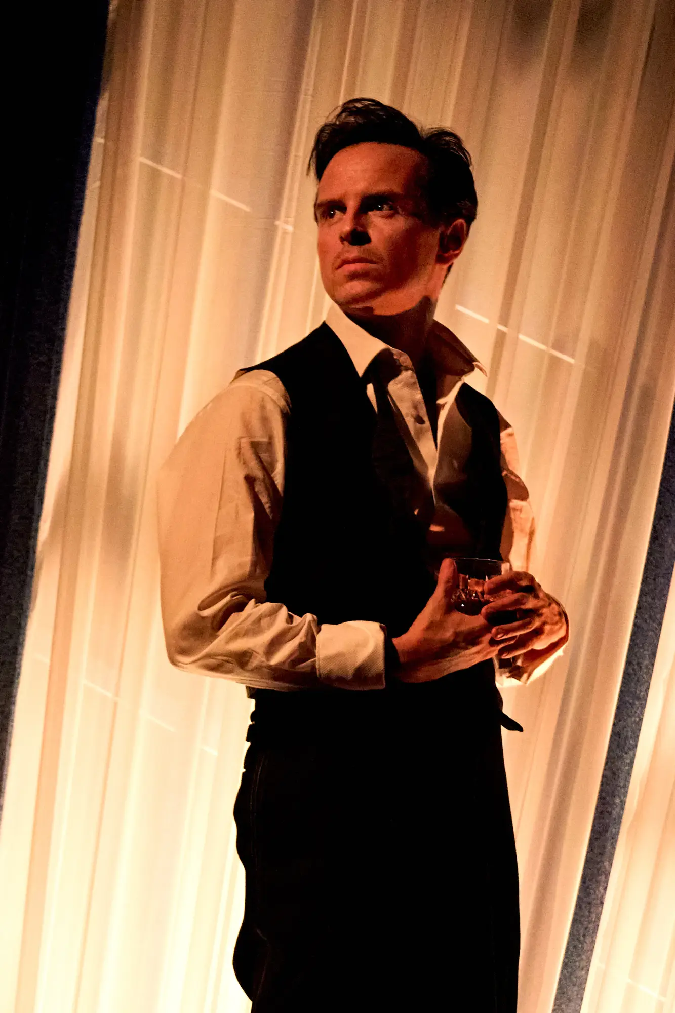 manuel-harlan_present-laughter-old-vic-dir.-matthew-warchus-02